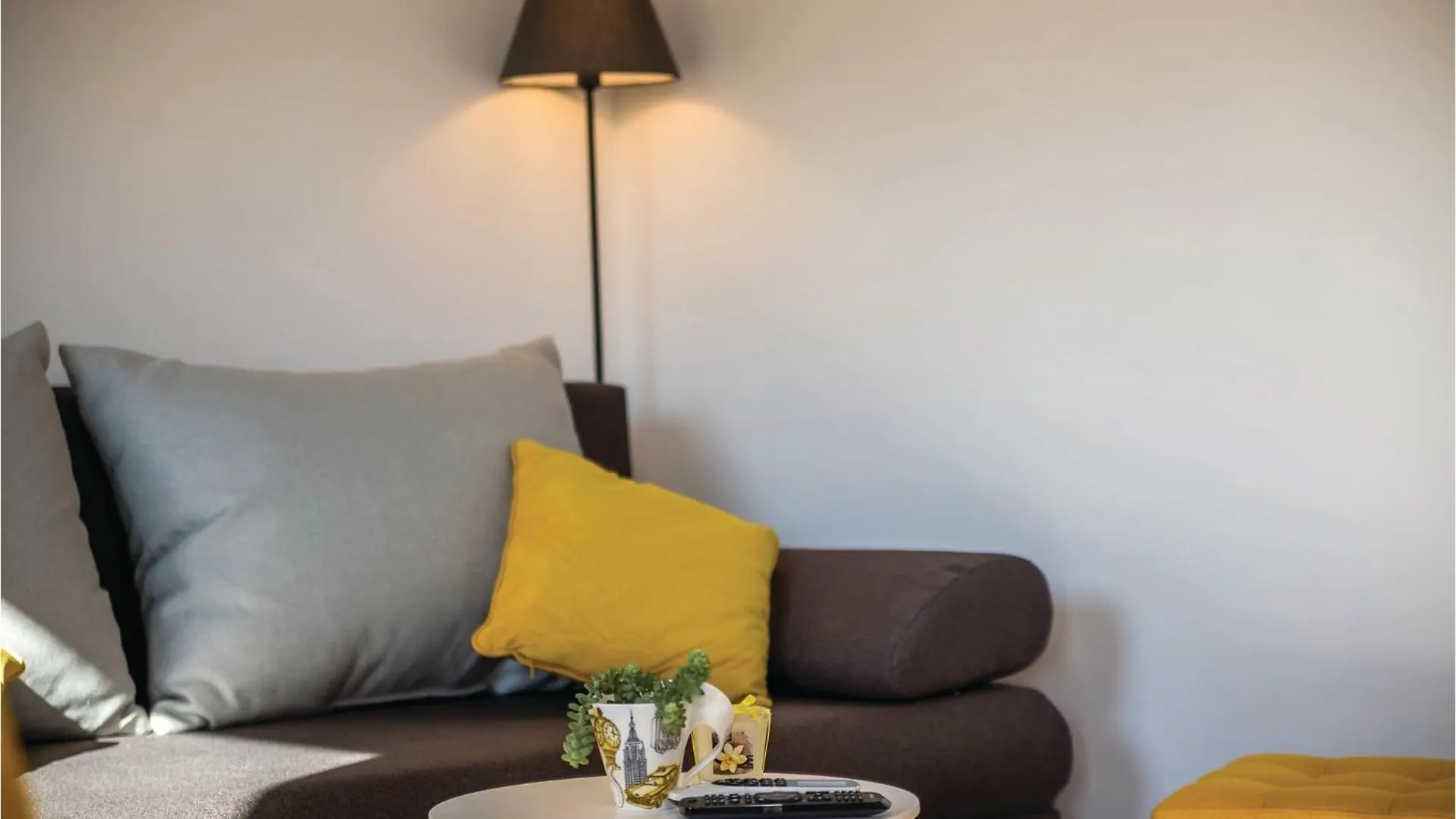 Cozy Home In Smrika With House A Panoramic View Сasa de vacaciones